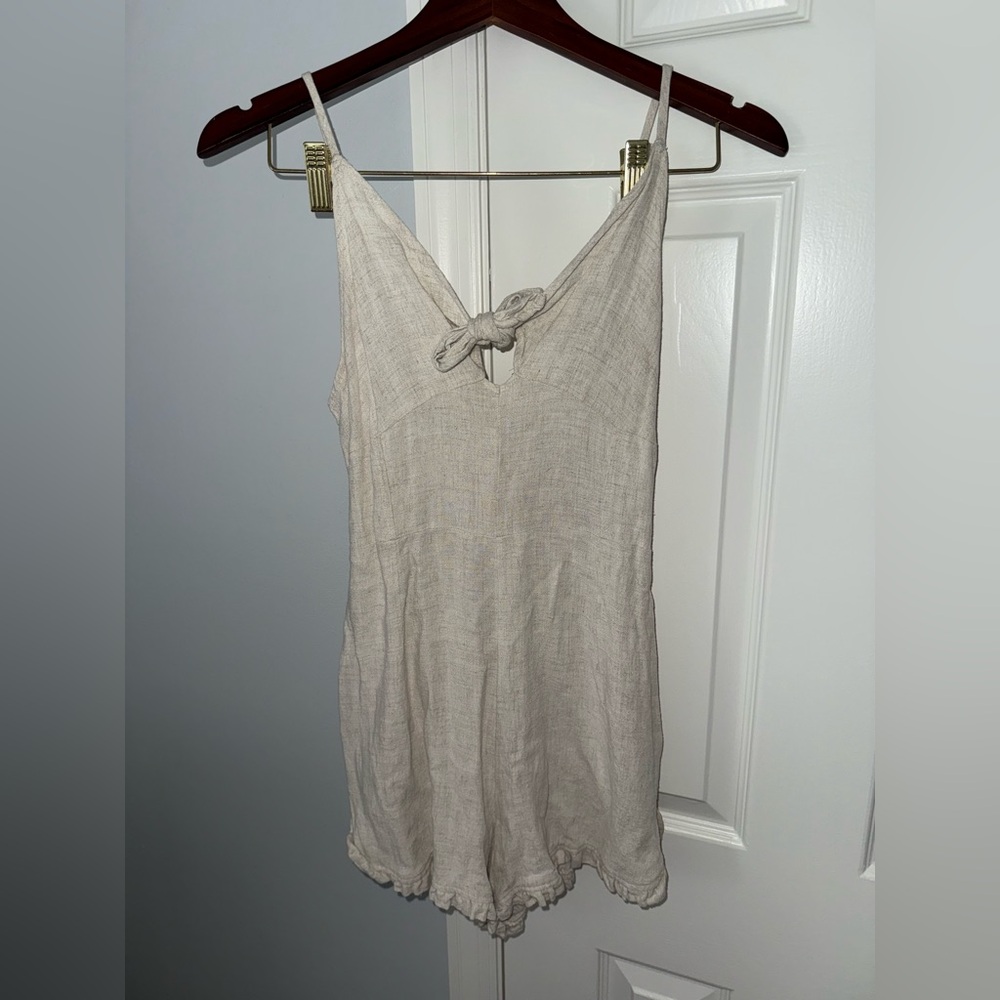 Promesa Textured Front Tie Romper in Cream